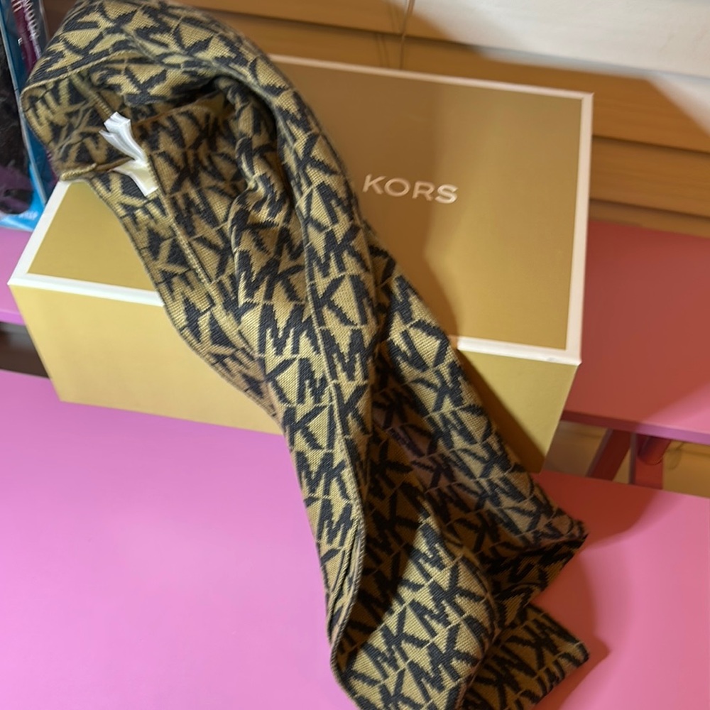 Michael Kors Tan and Black Logo Scarf - Picture 2 of 3